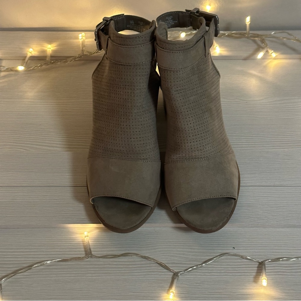 Circus By Sam Elderman Grey Booties - image 4